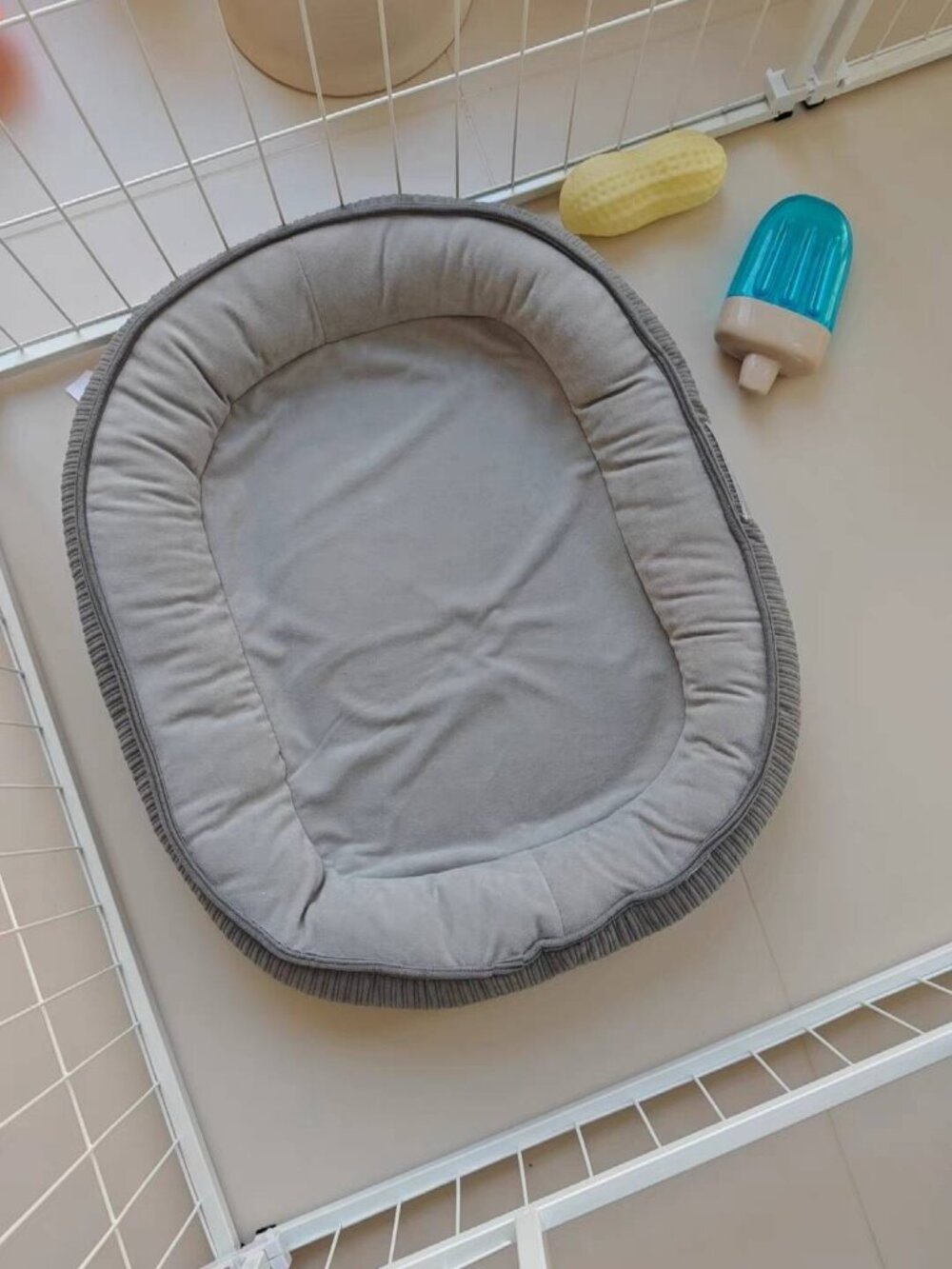 NWT Gray Oval Soft Plush Dog Bed Washable for Small/Medium Pets